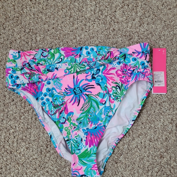 Lilly Pulitzer size 12. paid $88 will sell for $50. Get these for the summer. - Picture 3 of 5